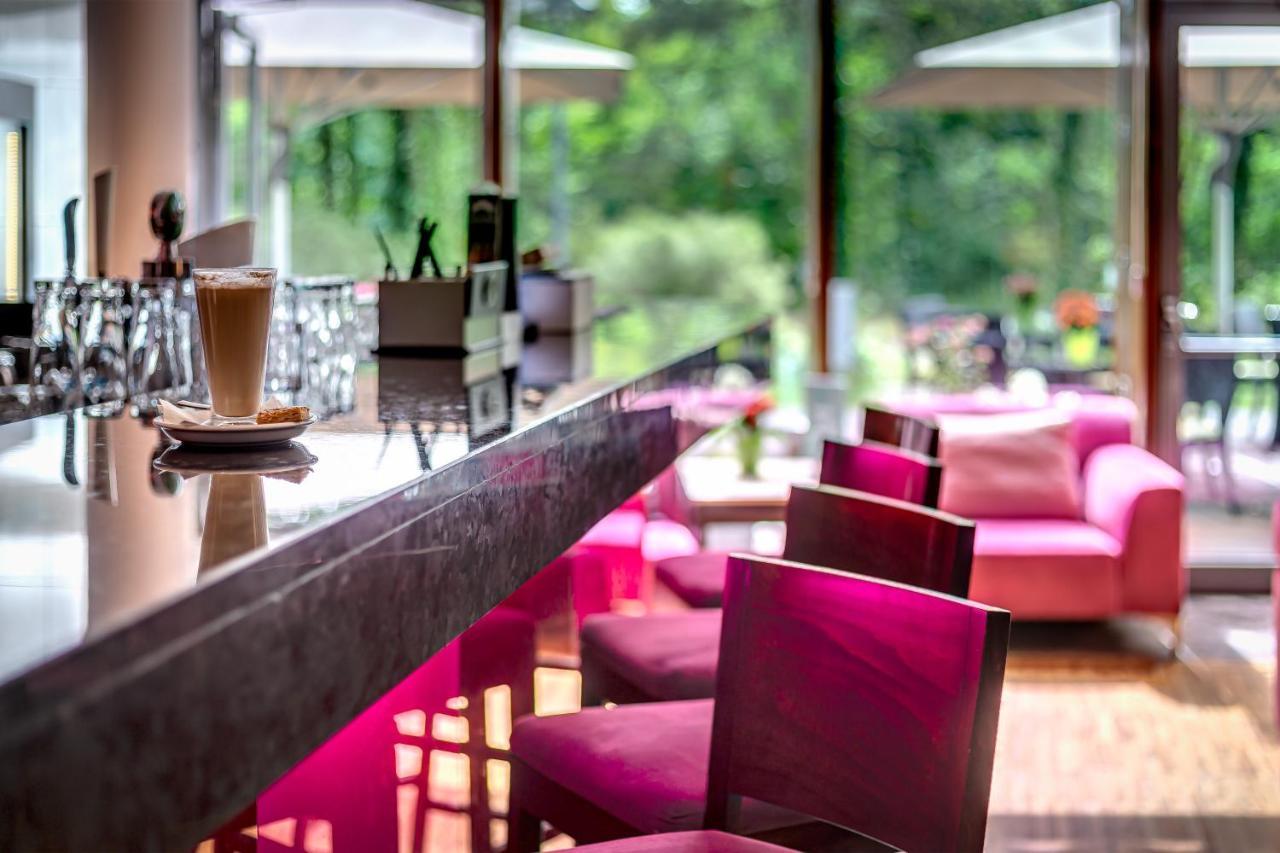 Holiday Inn Resort Warsaw Jozefow By Ihg Extérieur photo