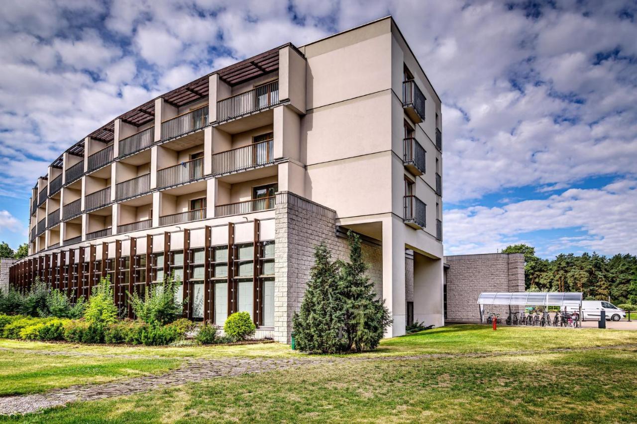 Holiday Inn Resort Warsaw Jozefow By Ihg Extérieur photo