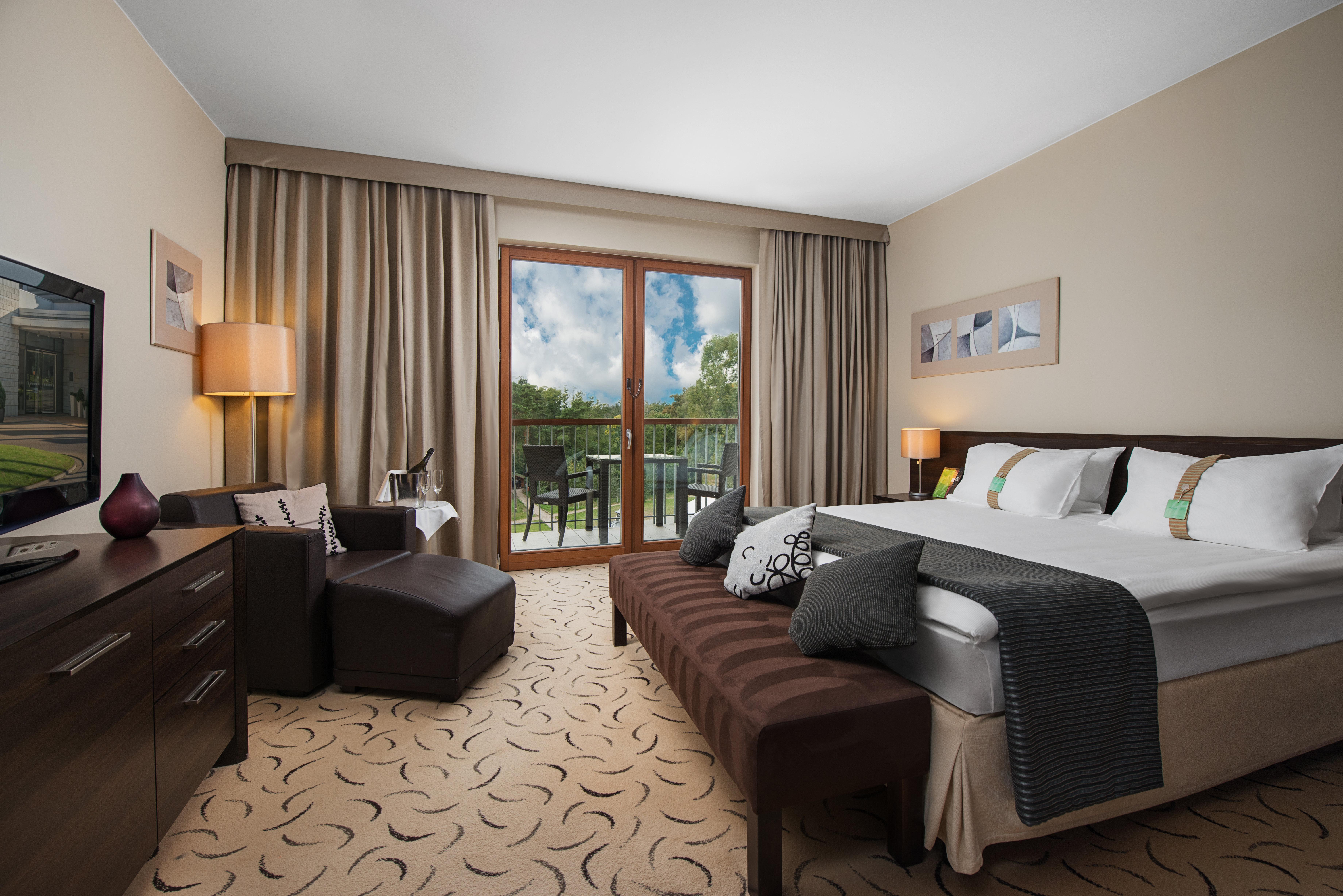 Holiday Inn Resort Warsaw Jozefow By Ihg Extérieur photo