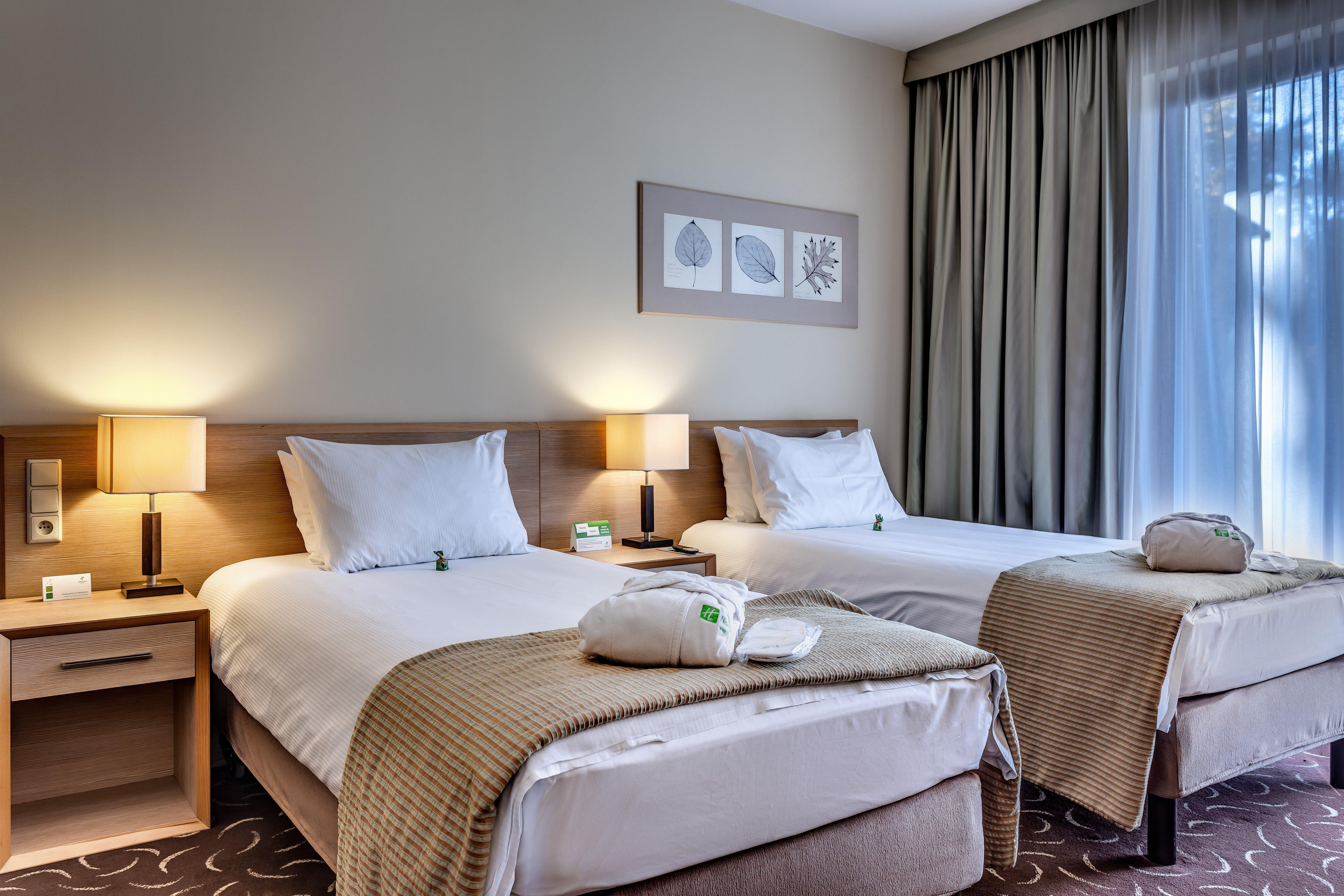Holiday Inn Resort Warsaw Jozefow By Ihg Extérieur photo