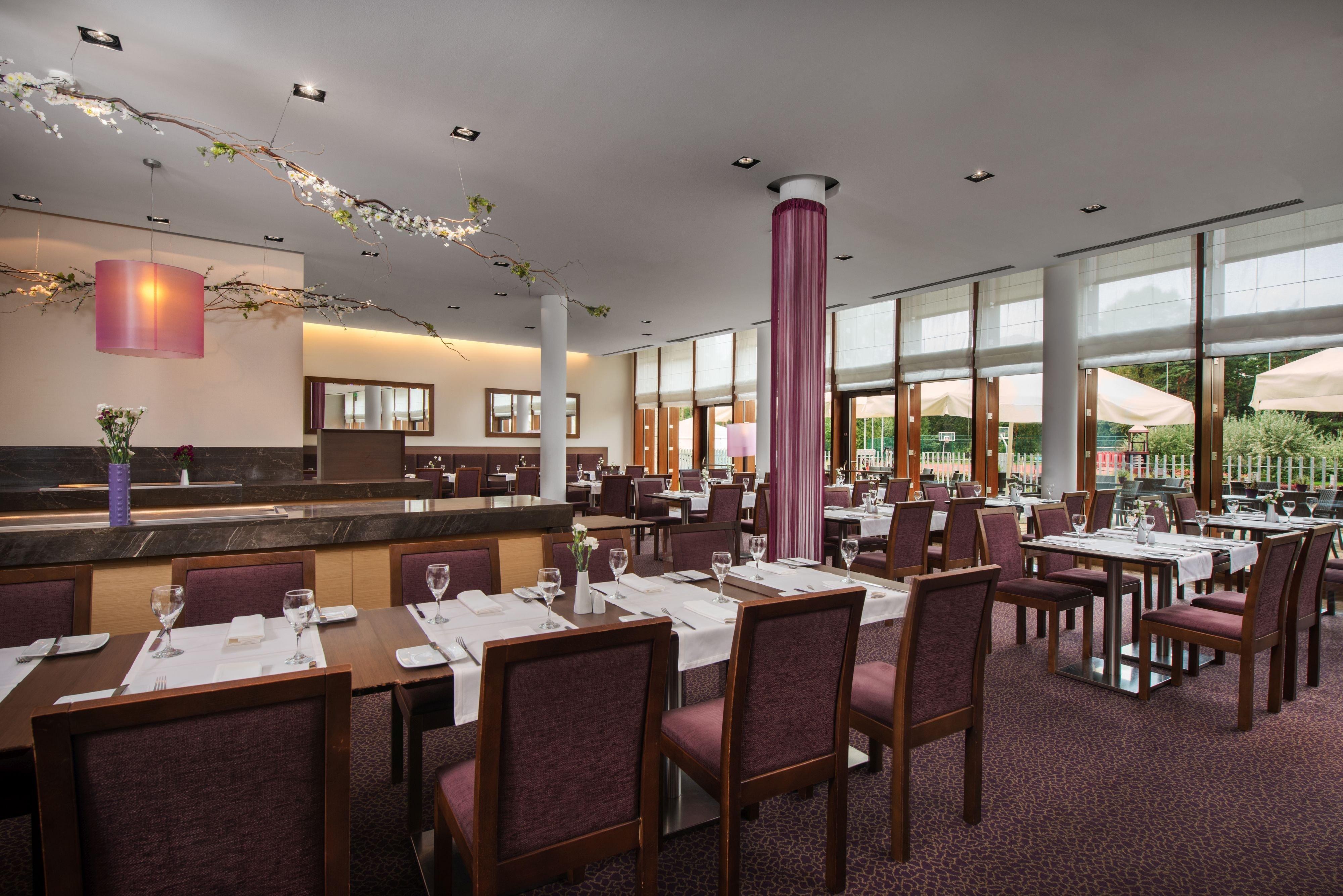 Holiday Inn Resort Warsaw Jozefow By Ihg Extérieur photo