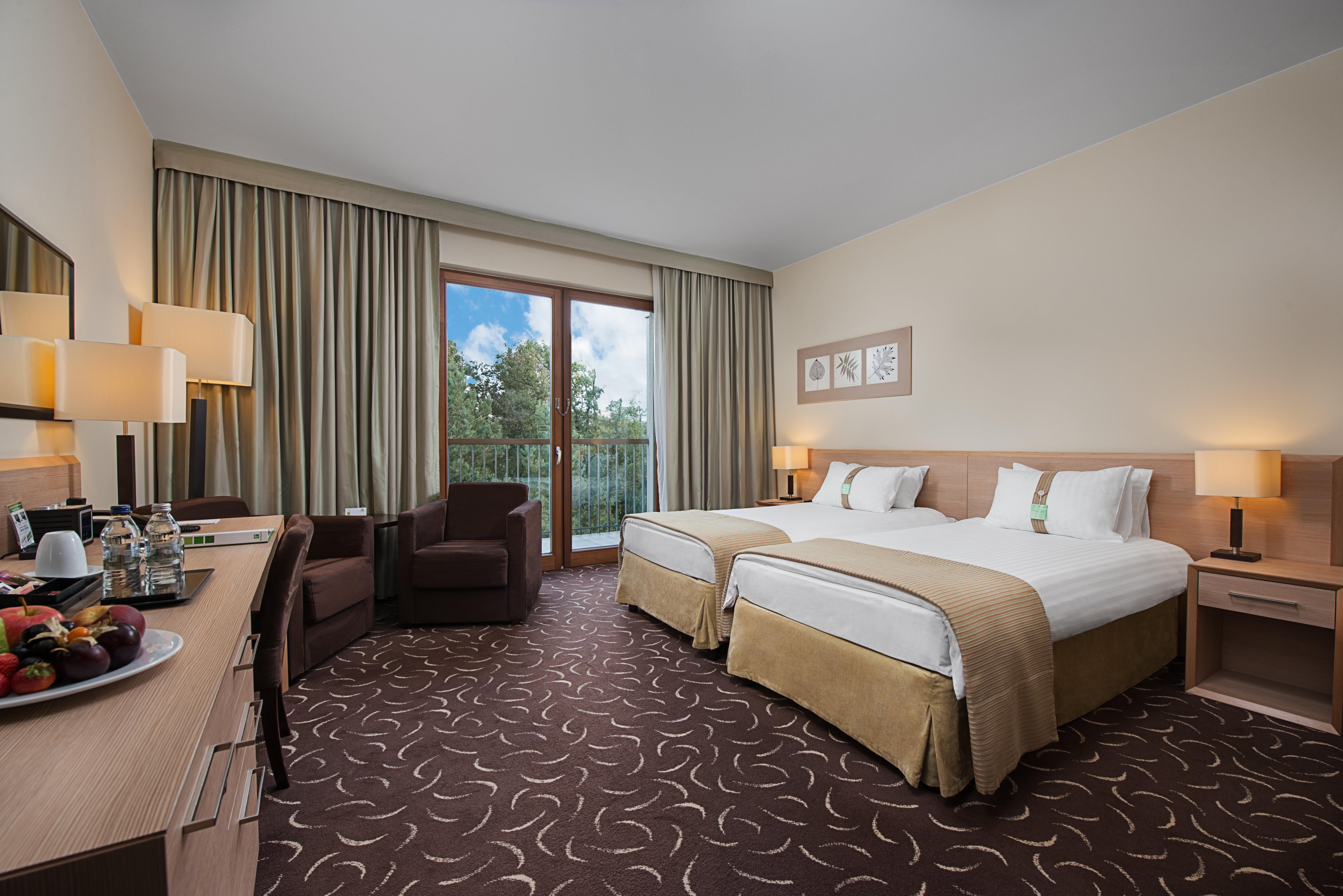 Holiday Inn Resort Warsaw Jozefow By Ihg Extérieur photo