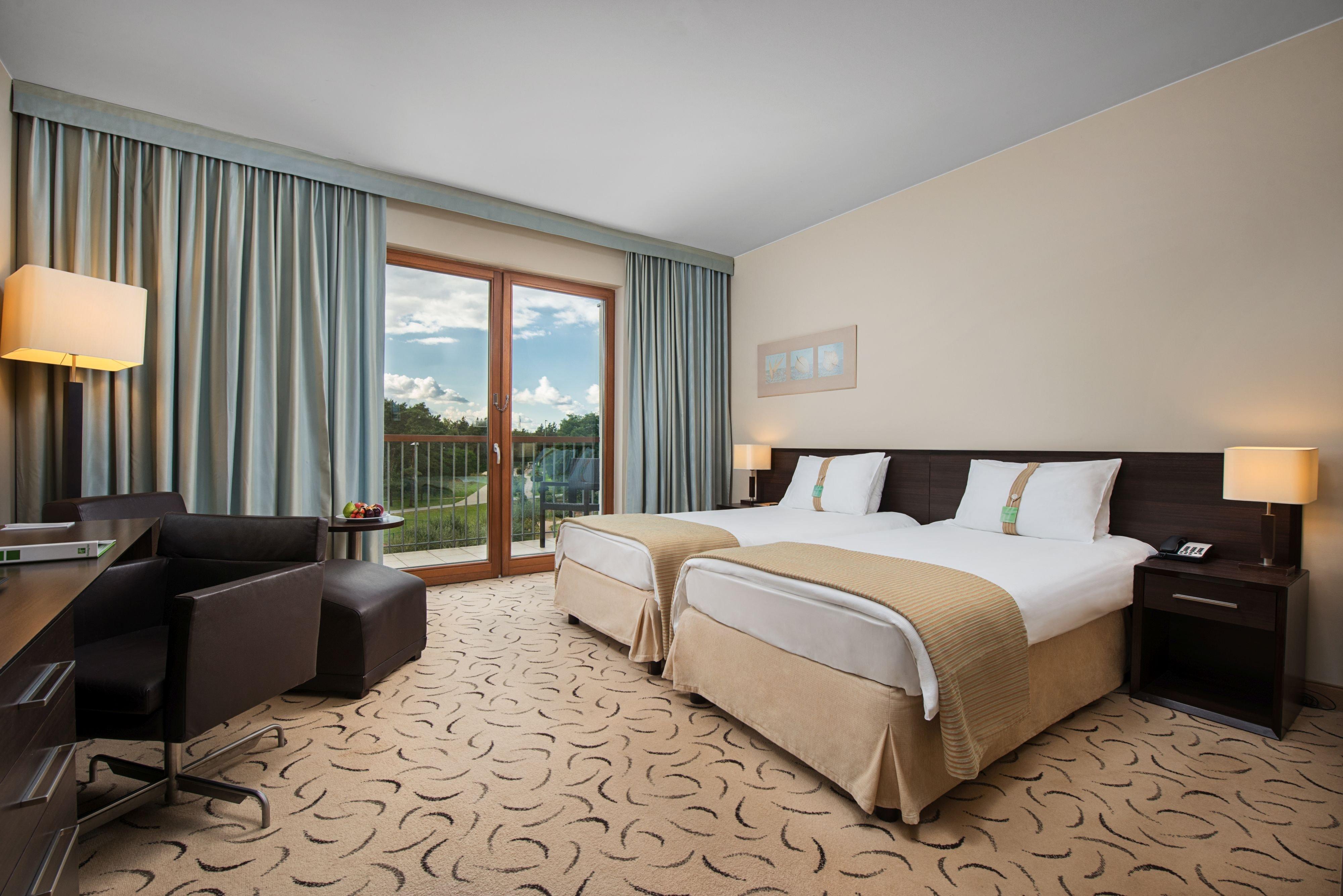 Holiday Inn Resort Warsaw Jozefow By Ihg Extérieur photo
