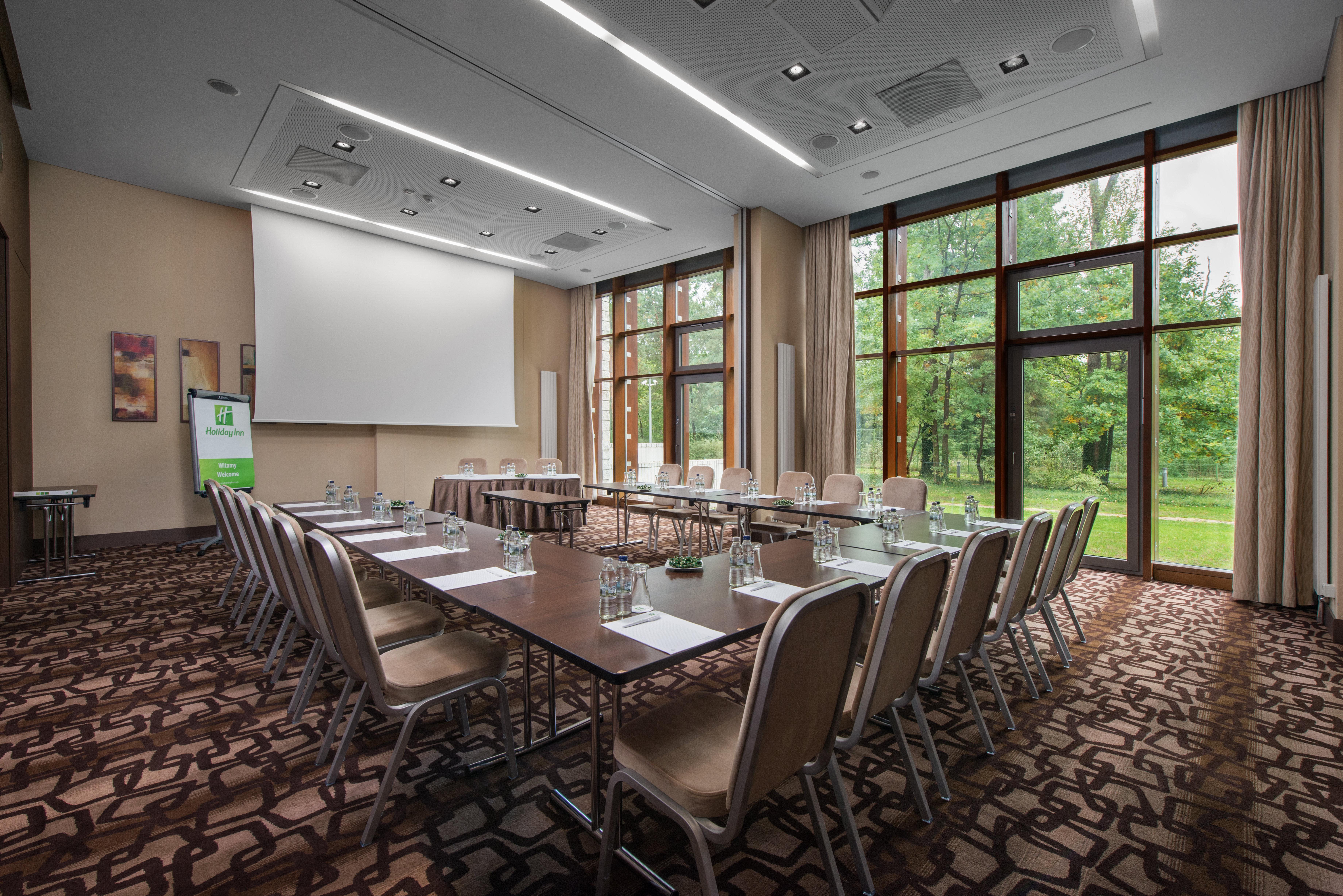 Holiday Inn Resort Warsaw Jozefow By Ihg Extérieur photo